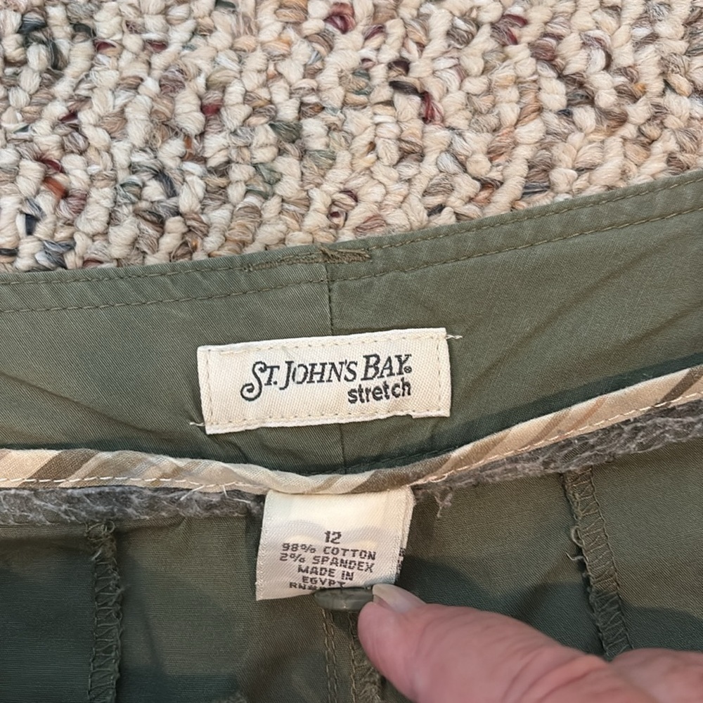 St. John's Bay Olive Green Hi Rise Pret Belted Wide Leg Utility Capris. Size 12 - Picture 8 of 14